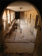 Lato sud - le fondazioni e le pavimentazioni della Chiesa di S.Rocco portate alla luce durante lo scavo archeologico.